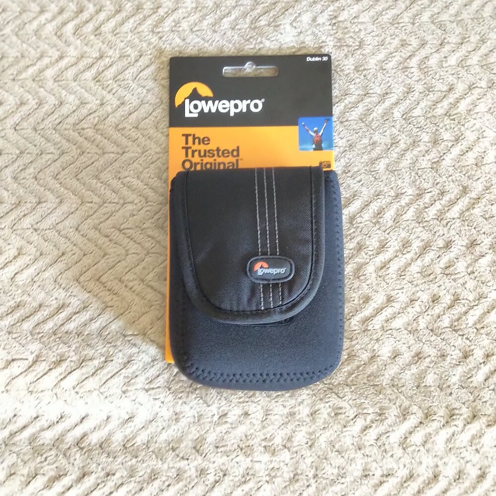 Lowepro Case for Camera, compatible with Panasonic Lumix DC ZS80 Digital Camera